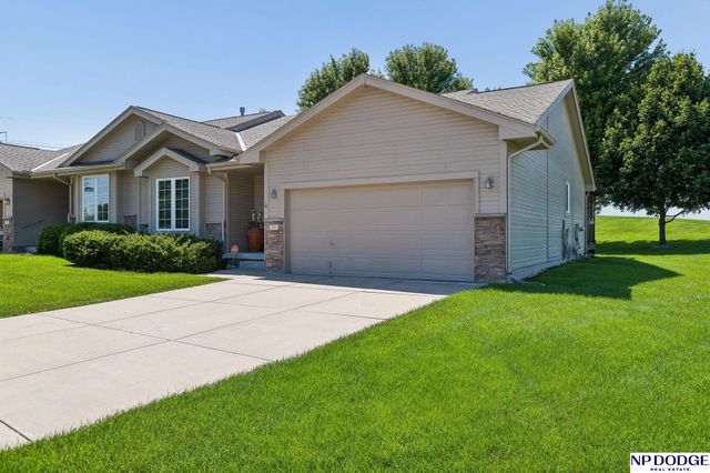 1030 N 185th Street, Omaha, NE 68022