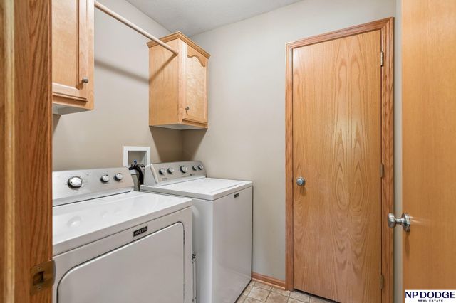 1030 N 185th Street, Omaha, NE 68022