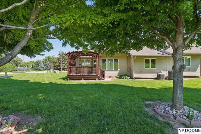 1030 N 185th Street, Omaha, NE 68022