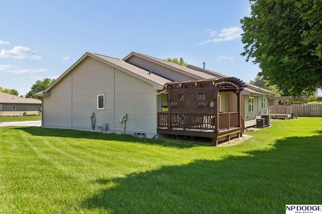 1030 N 185th Street, Omaha, NE 68022
