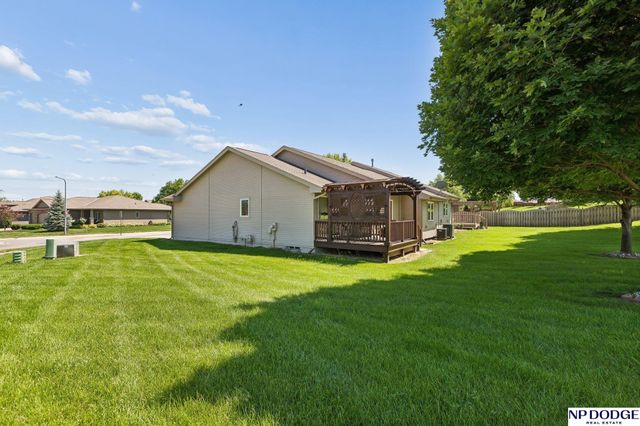 1030 N 185th Street, Omaha, NE 68022