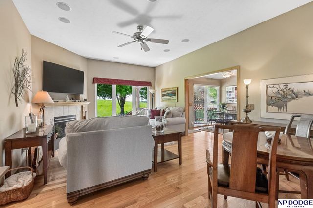 1030 N 185th Street, Omaha, NE 68022