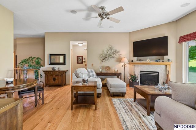 1030 N 185th Street, Omaha, NE 68022