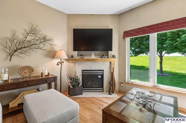 1030 N 185th Street, Omaha, NE 68022