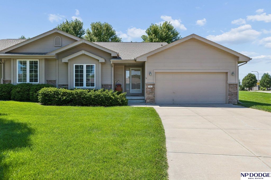 1030 N 185th Street, Omaha, NE 68022