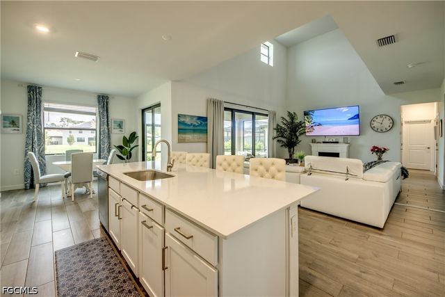 10895 Timber Creek DR, Fort Myers, FL 33913
