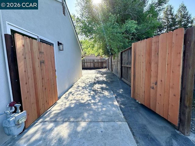 2061 Sherman Dr, Pleasant Hill, CA 94523