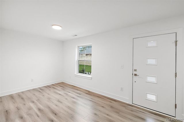 2841 Summers Place, Troy, MI 48084