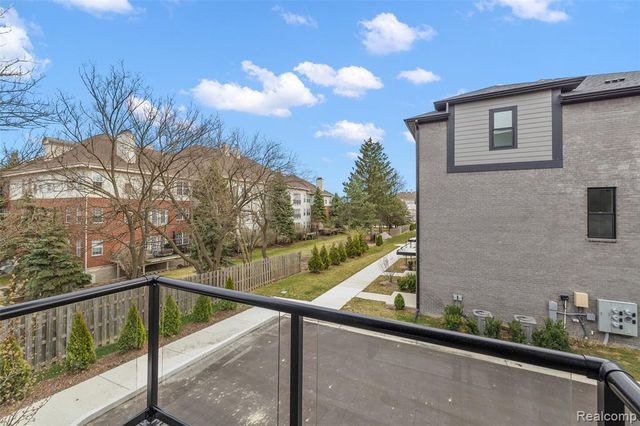 2841 Summers Place, Troy, MI 48084