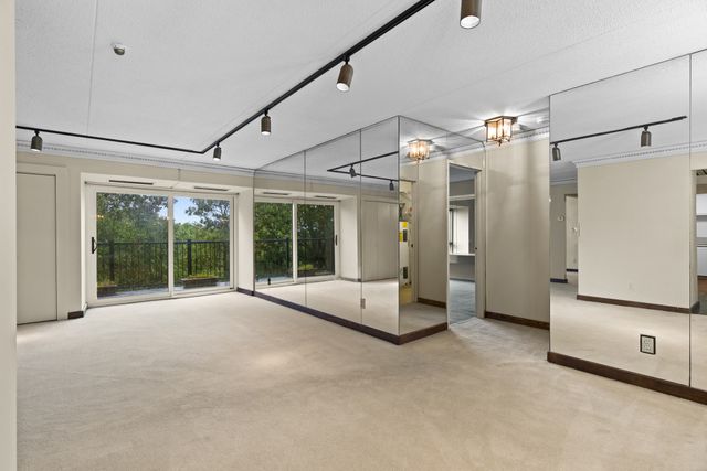 55 Tall Oaks Drive 705, Weymouth, MA 02190