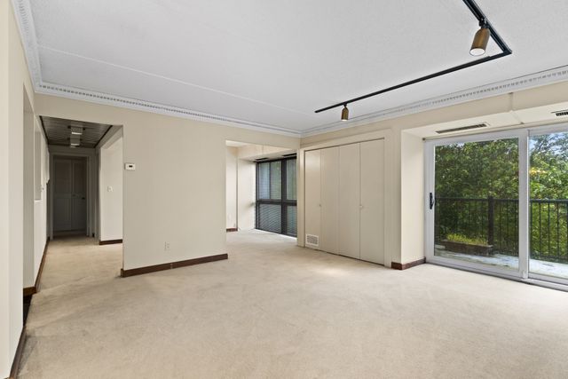 55 Tall Oaks Drive 705, Weymouth, MA 02190