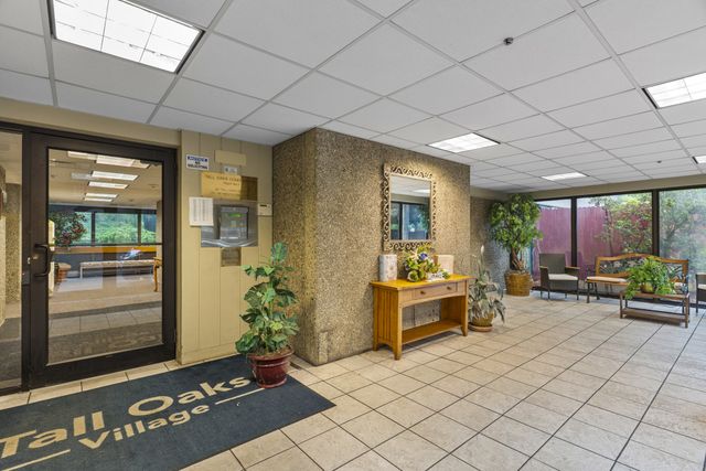 55 Tall Oaks Drive 705, Weymouth, MA 02190