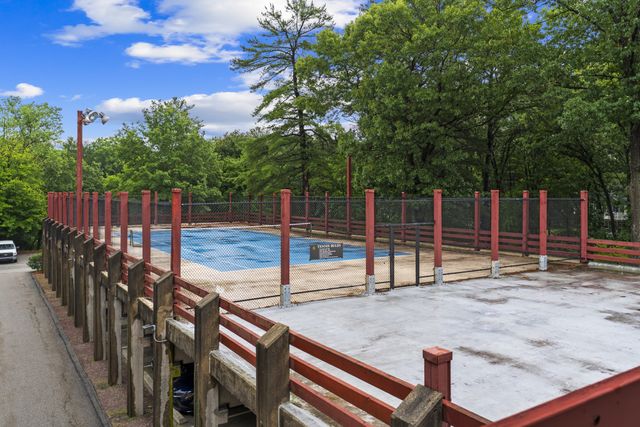 55 Tall Oaks Drive 705, Weymouth, MA 02190