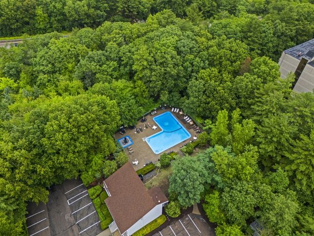 55 Tall Oaks Drive 705, Weymouth, MA 02190