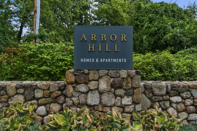 55 Tall Oaks Drive 705, Weymouth, MA 02190