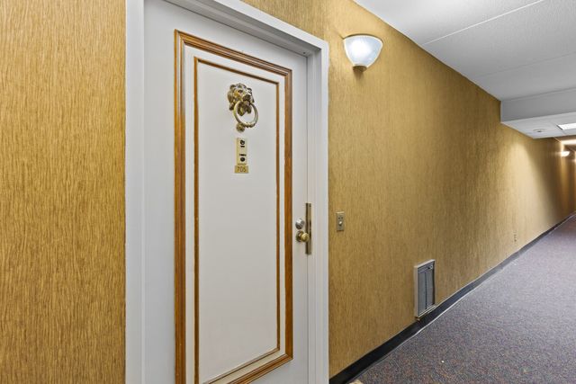 55 Tall Oaks Drive 705, Weymouth, MA 02190