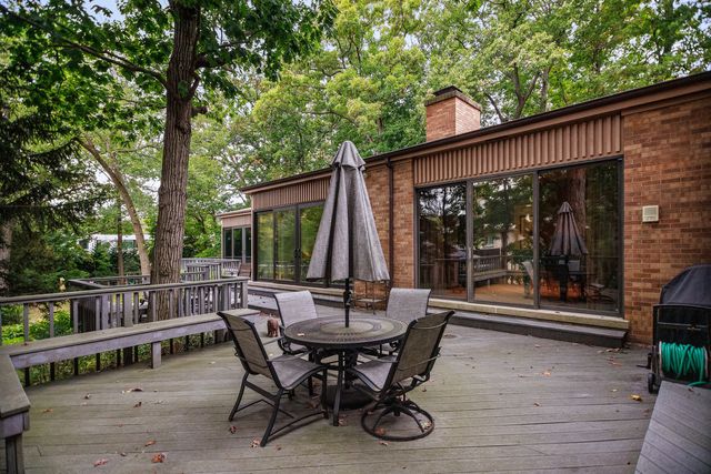 990 Sheridan Road, Highland Park, IL 60035