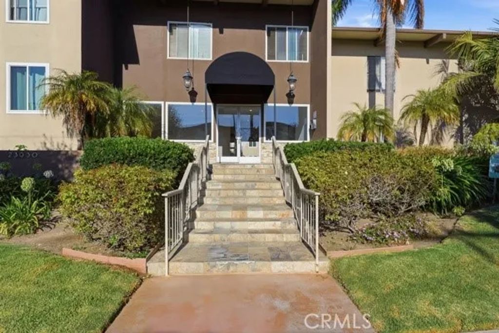 23930 Los Codona 206, Torrance, CA 90505