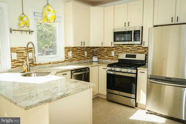 636 KENYON ST NW, Washington, DC 20010