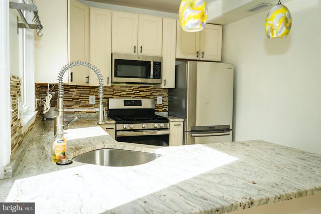 636 KENYON ST NW, Washington, DC 20010