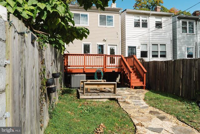 636 KENYON ST NW, Washington, DC 20010