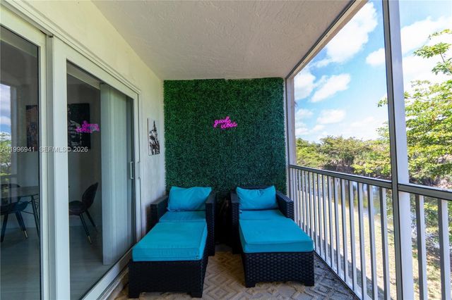 3900 NW 76th Avenue 212, Sunrise, FL 33351