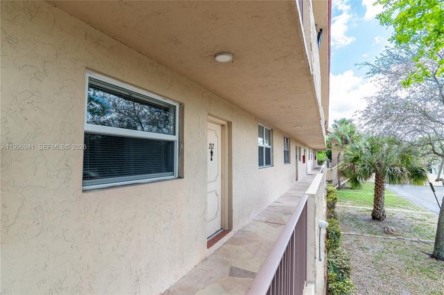 3900 NW 76th Avenue 212, Sunrise, FL 33351