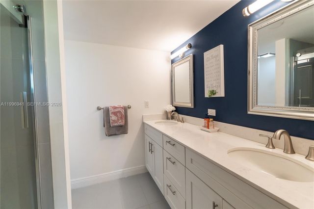 3900 NW 76th Avenue 212, Sunrise, FL 33351