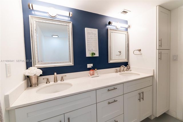 3900 NW 76th Avenue 212, Sunrise, FL 33351