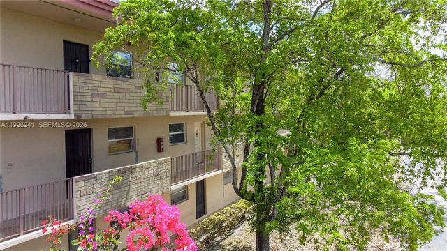 3900 NW 76th Avenue 212, Sunrise, FL 33351