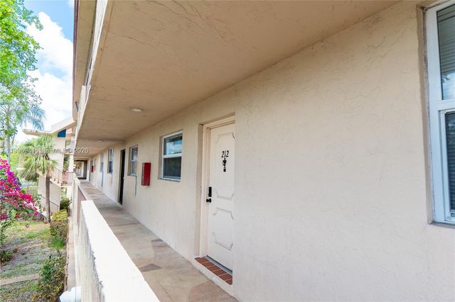 3900 NW 76th Avenue 212, Sunrise, FL 33351