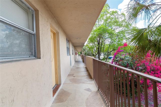 3900 NW 76th Avenue 212, Sunrise, FL 33351