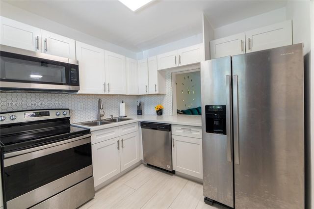 3900 NW 76th Avenue 212, Sunrise, FL 33351