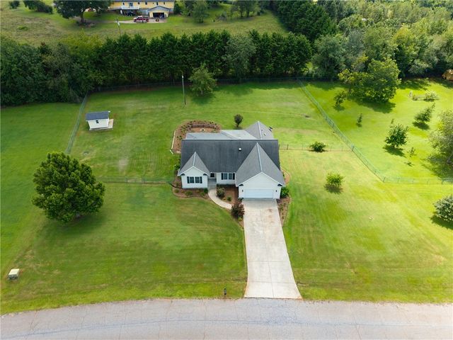 209 Pebble Creek Drive, Seneca, SC 29678