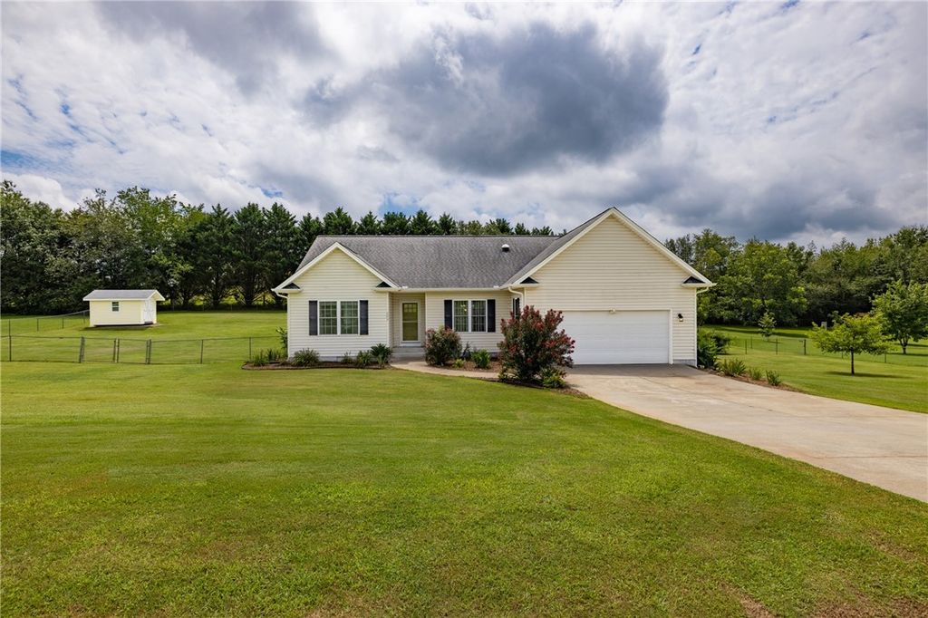 209 Pebble Creek Drive, Seneca, SC 29678
