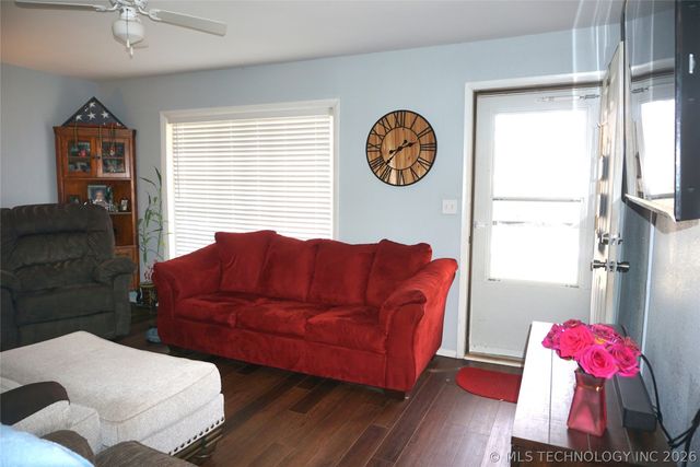 205 Washington Street, Henryetta, OK 74437