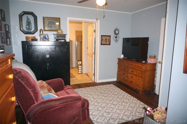 205 Washington Street, Henryetta, OK 74437