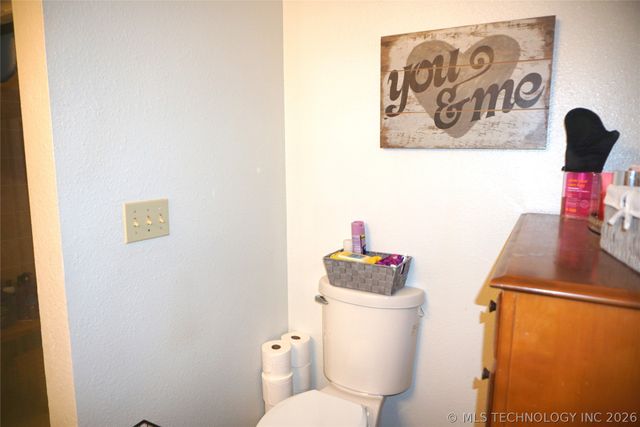 205 Washington Street, Henryetta, OK 74437