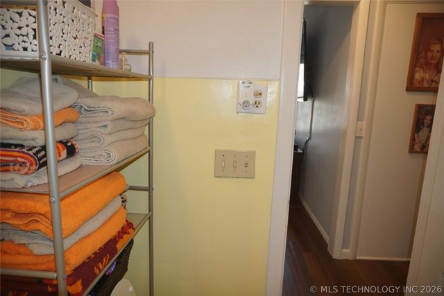 205 Washington Street, Henryetta, OK 74437