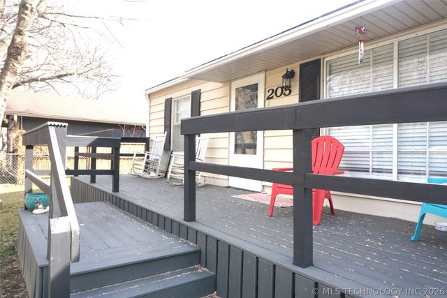 205 Washington Street, Henryetta, OK 74437