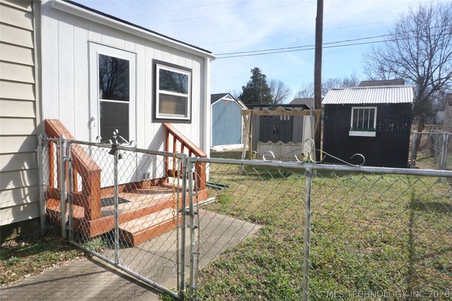 205 Washington Street, Henryetta, OK 74437