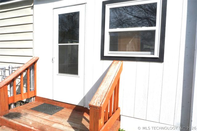 205 Washington Street, Henryetta, OK 74437