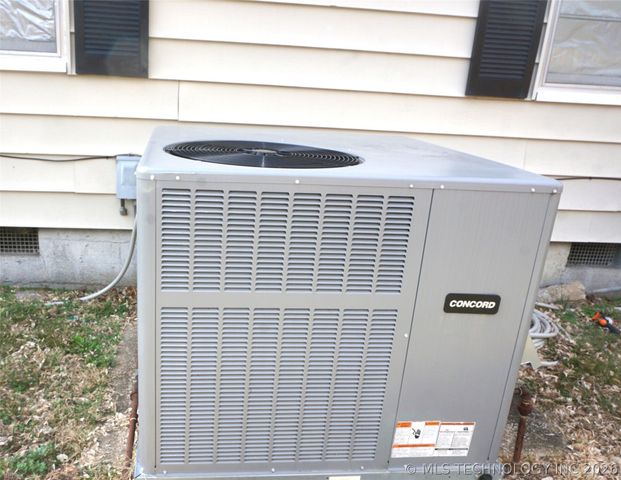 205 Washington Street, Henryetta, OK 74437