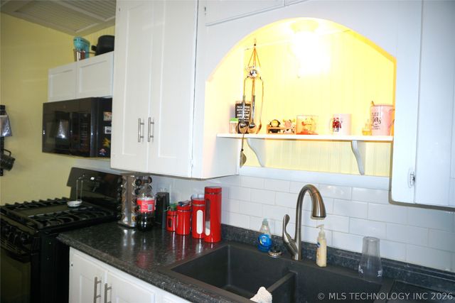 205 Washington Street, Henryetta, OK 74437