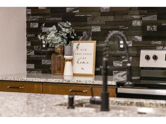 3692 S Mobile Way, Aurora, CO 80013