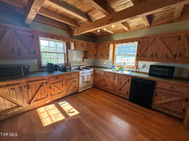 3693 Sane Road, Parrottsville, TN 37843