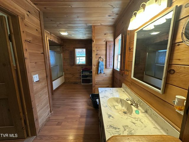 3693 Sane Road, Parrottsville, TN 37843