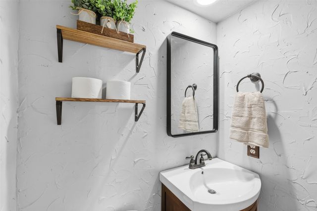 4034 Windy Crest Circle, Carrollton, TX 75007