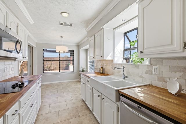 4034 Windy Crest Circle, Carrollton, TX 75007