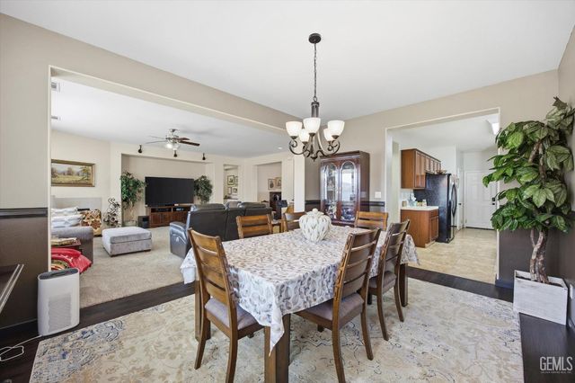 11607 California Poppy Drive, Bakersfield, CA 93311